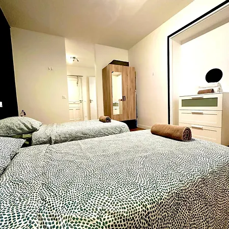 Champs Elysees 3 * باريس