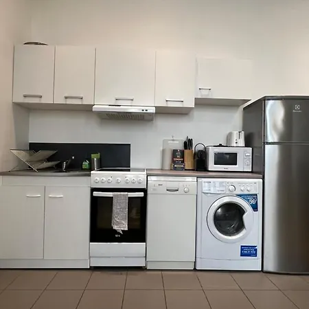 Champs Elysees 3 아파트