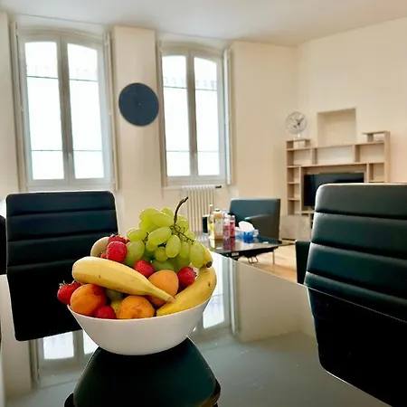 Champs Elysees 3 * باريس